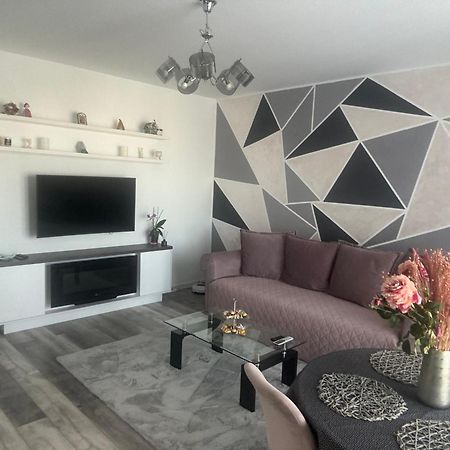 Magnific Lägenhet Oradea Exteriör bild